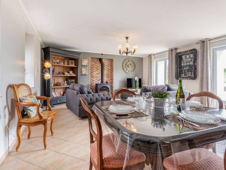 Bretteville-sur-Ay House | 100 m² House ∙ 3 bedrooms ∙ 4 guests