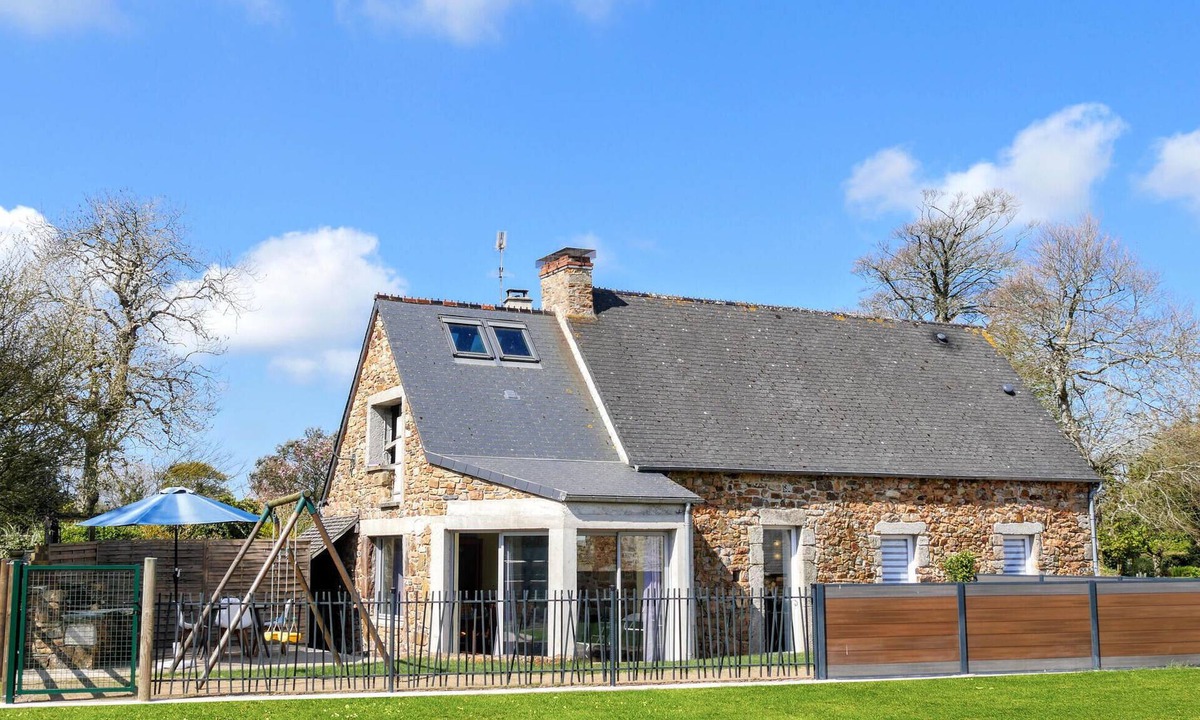 Vasteville House | 2 bedroom amazing home in LA HAGUE