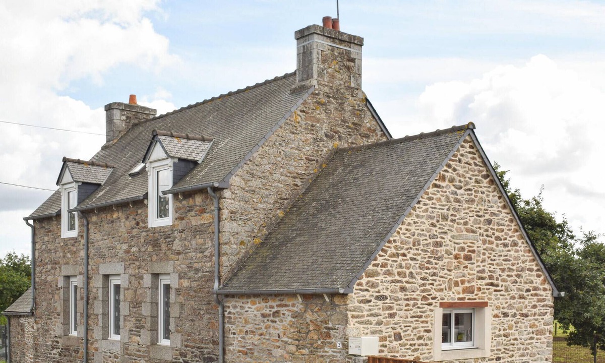 Brelidy House | 2 bedroom awesome home in Brélidy