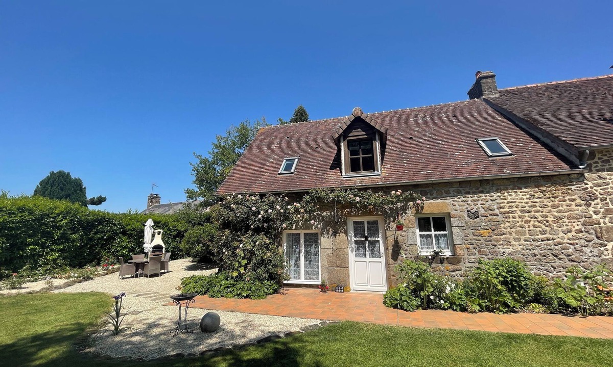 Le Grais Cottage | 2-bedroom cottage in charming Le Grais surrounded by uninterrupted views.