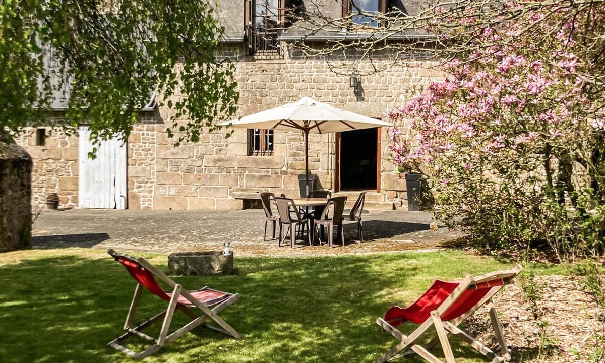 Parigne House | 2 bedroom pet friendly home in Parigné