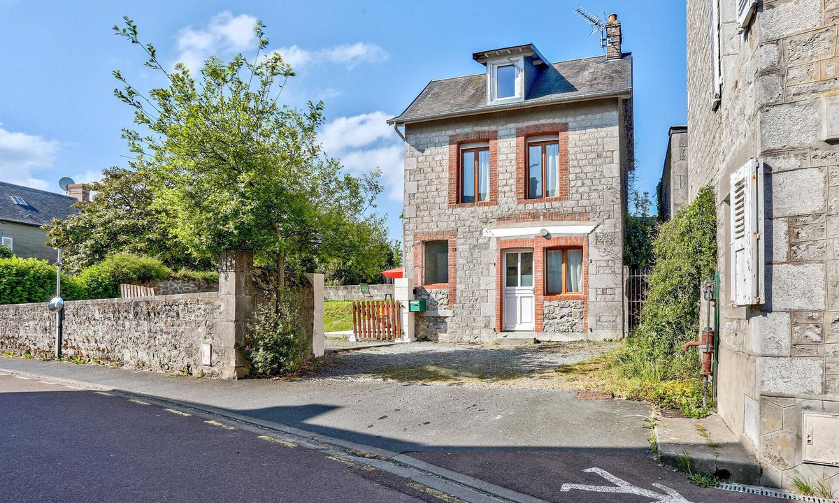 Quettreville-sur-Sienne House | 3 bedroom amazing home in Quettreville-sur-Sienn