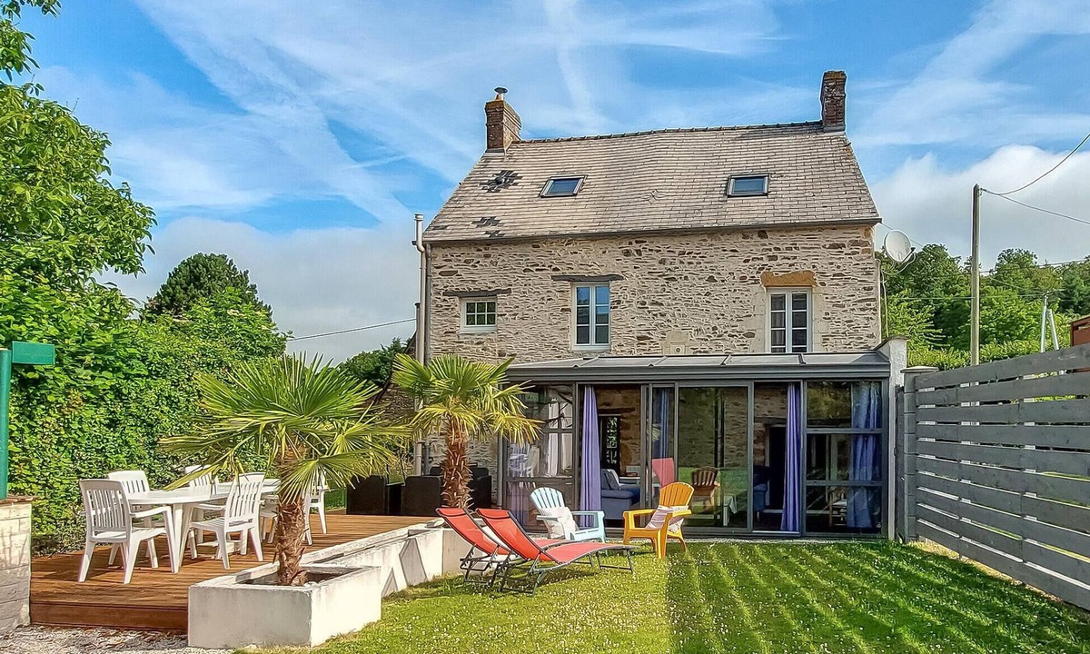 Donnay House | 3 bedroom awesome home in Donnay