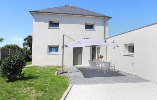 Saint-Meloir-des-Ondes House | 3 Bedroom Awesome Home In Saint-Méloir-Des-Ondes