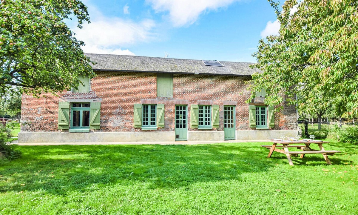 Saint-Pierre-de-Cormeilles House | 3 bedroom pet friendly home in Cormeilles