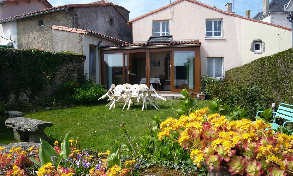 Les Epesses House | 3 km from Puy du Fou: Les Maisons de Philomène - La Grande Maison - 3 stars.