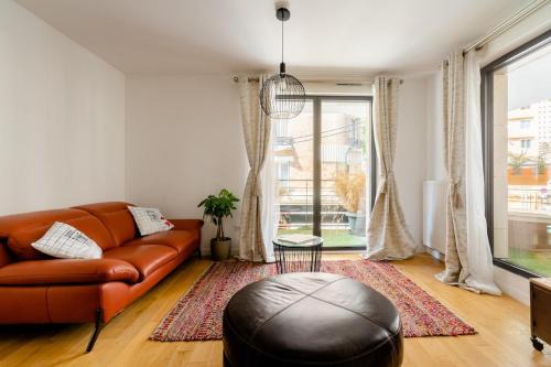 Clichy Apartment | 3 p 60 M2 Lesapparts Paris-Clichy terrasse équipée et wifi gratuit