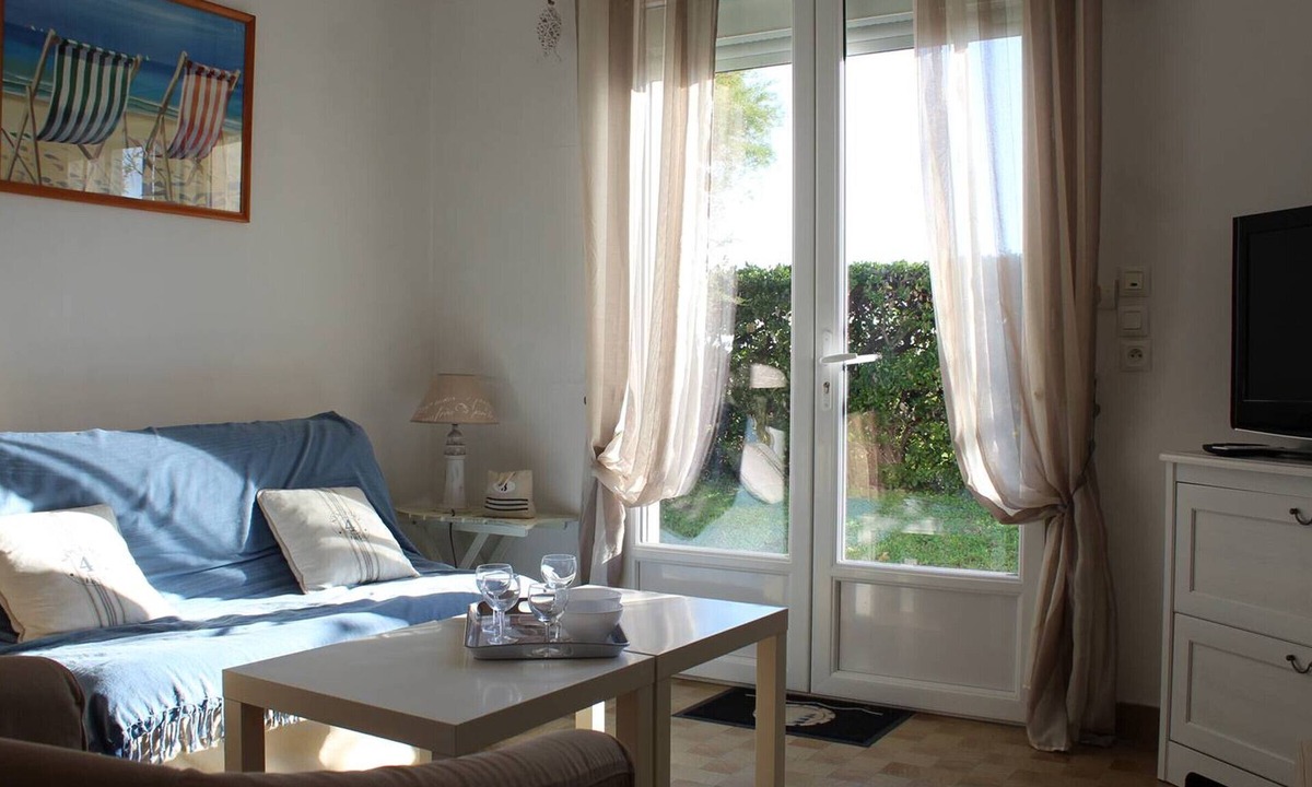 Saint-Denis-d'Oleron House | 3-room house with garden near Chassiron Lighthouse