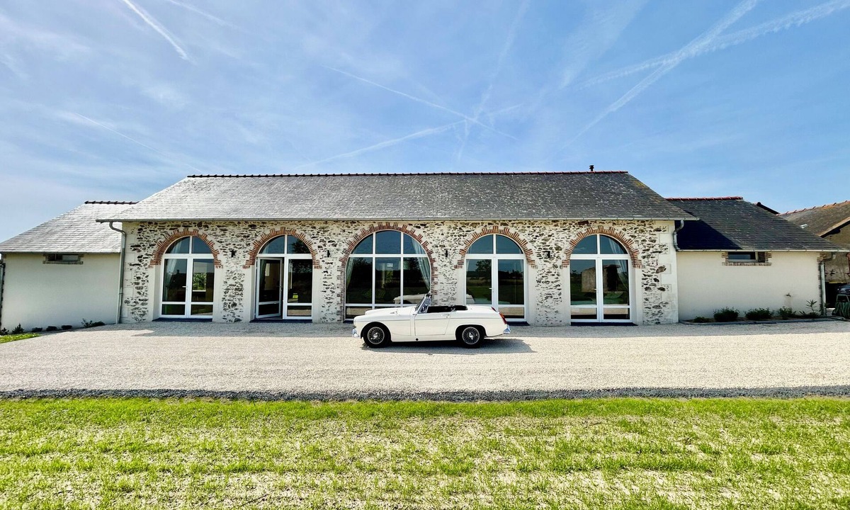 La Chapelle-Saint-Florent House | 4-bedroom country house, sleeps 8, between Loire and Èvre