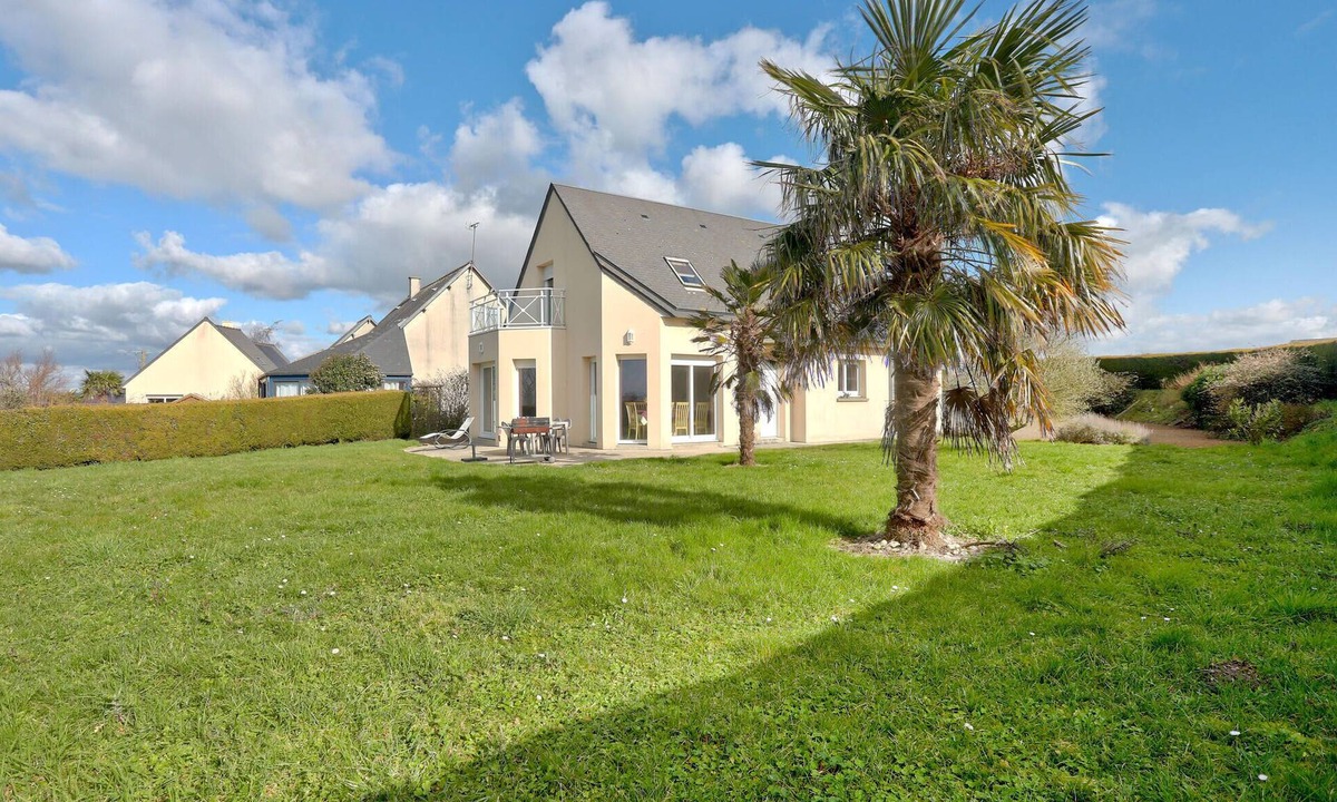 Courtils House | 4 bedroom gorgeous home in Courtils