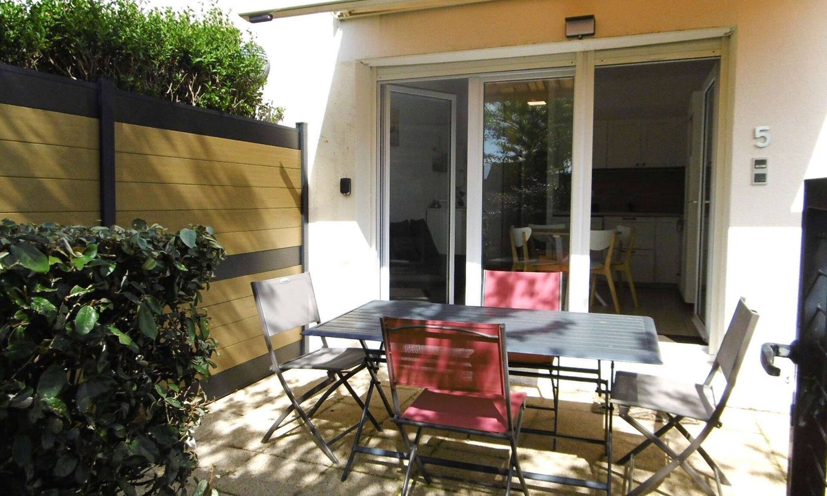 Damgan Apartment | 4 person beachfront apartment in seaside resort