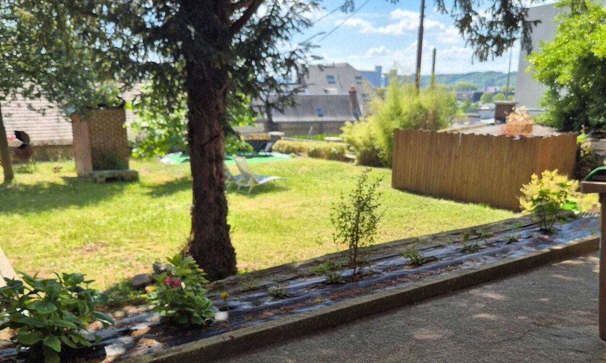 Coteaux Ouest House | A charming house with a large garden, 3 bedrooms, and an unobstructed view.