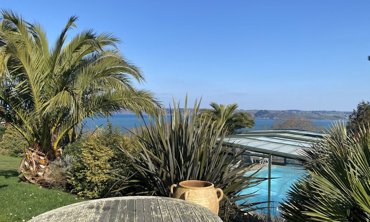 Plestin-les-Greves Villa | A haven of peace overlooking the sea