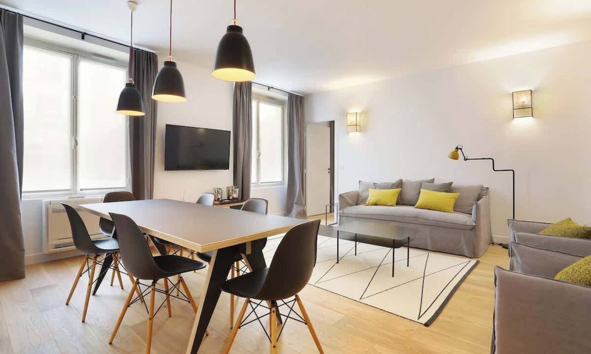 Odeon Apartment | A Superior 3-BR/3BA in Saint Germain