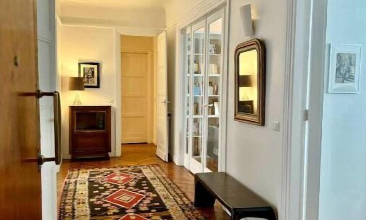 Auteuil Apartment | A unique experience in an Art Deco building