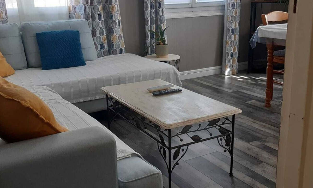 Le Trait House | Apartment 7 (2-bedroom) — furnished and fully equipped