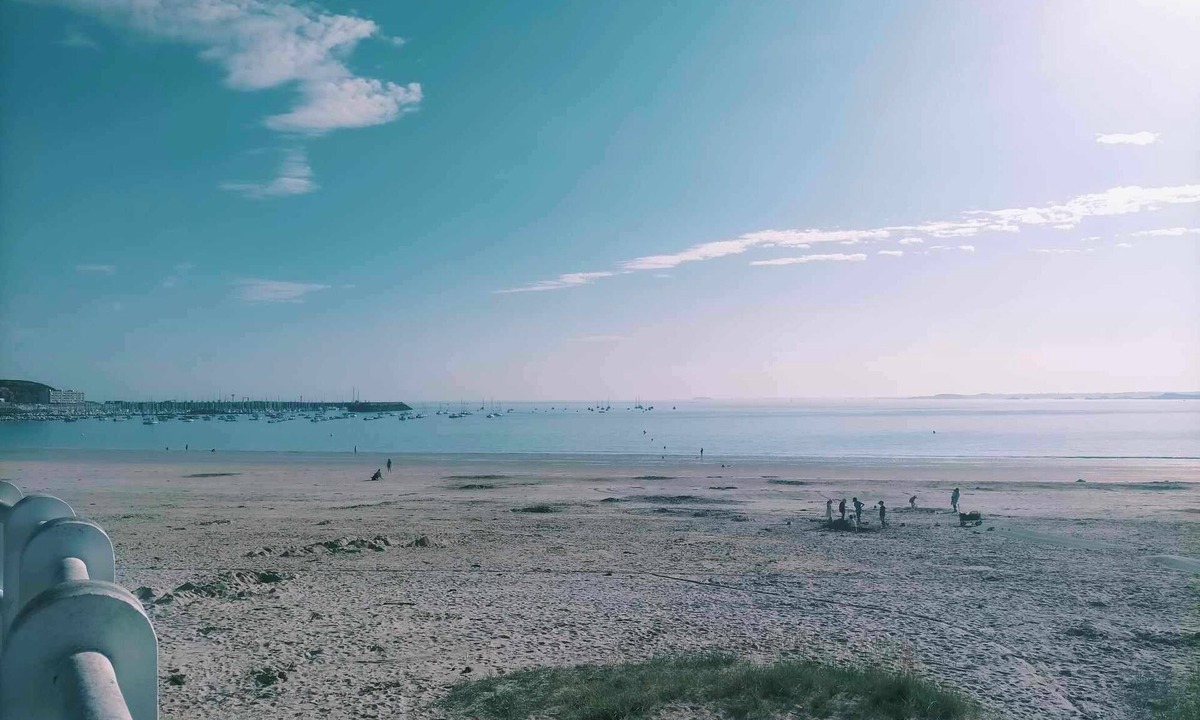 Saint-Cast-le-Guildo Apartment | Apartment, 50 m from the beach