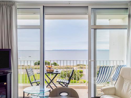 Quiberon Apartment | Apartment Les Trois Iles-9 by Interhome