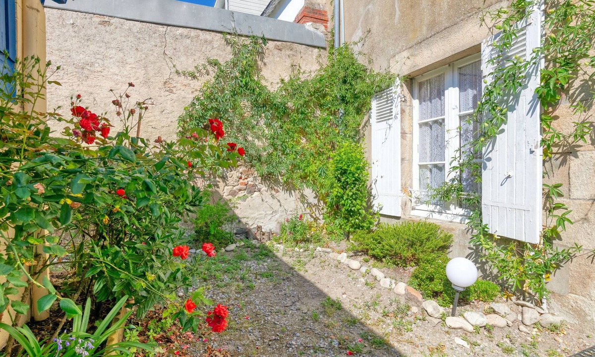 Le Pouliguen Apartment | Apartment 'Nid Douillet' with Wi-Fi