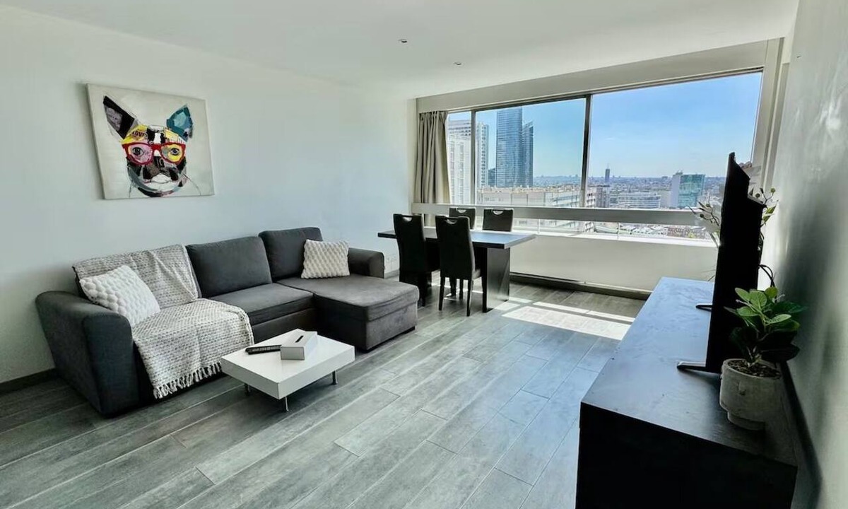 Puteaux Apartment | Apartment Paris La Défense Eiffel Tower Skyline