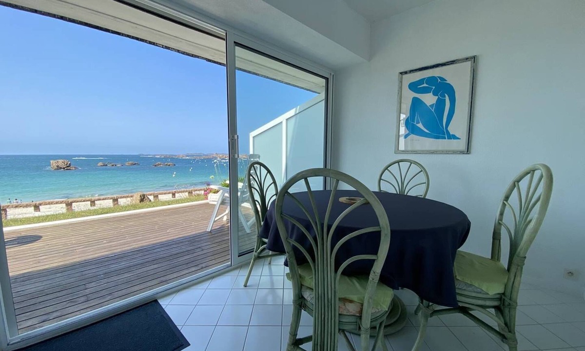 Tregastel Apartment | Apartment SEA VIEW with terrace, beach Grève Blanche TREGASTEL
