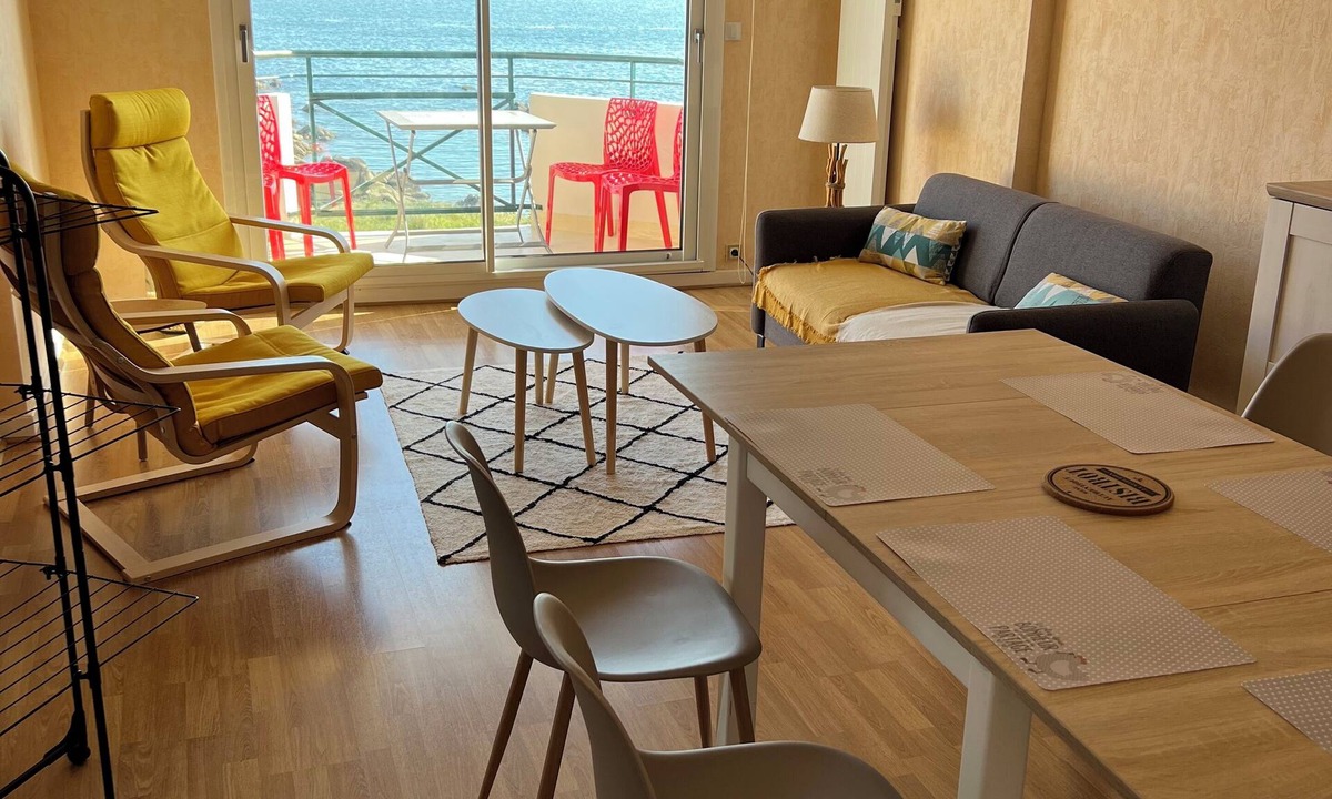Le Croisic Apartment | Apartment T3 seafront 70 m2 4 persons