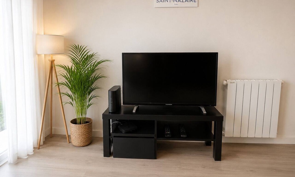 Saint-Nazaire Apartment | Apartment with balcony, near beach & center