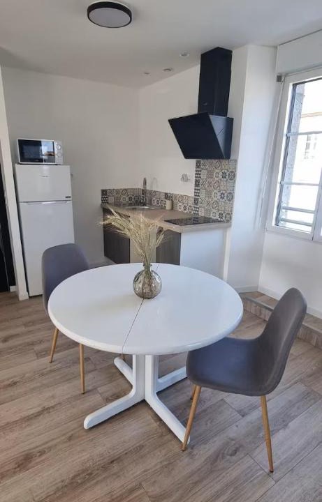 Pleugueneuc Apartment | Appart cosy, neuf, climatisé proche commodités !