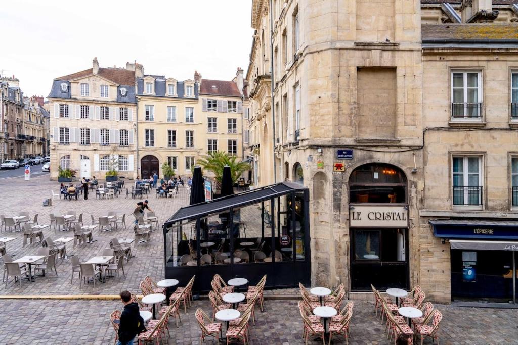 Centre Ancien Apartment | Appartement avec terrasse - place Saint-Sauveur - Caen
