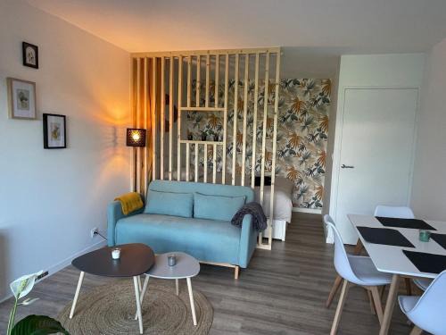 Bernieres-sur-Mer Apartment | Appartement cosy avec jardin vue et accès à 30m de la mer