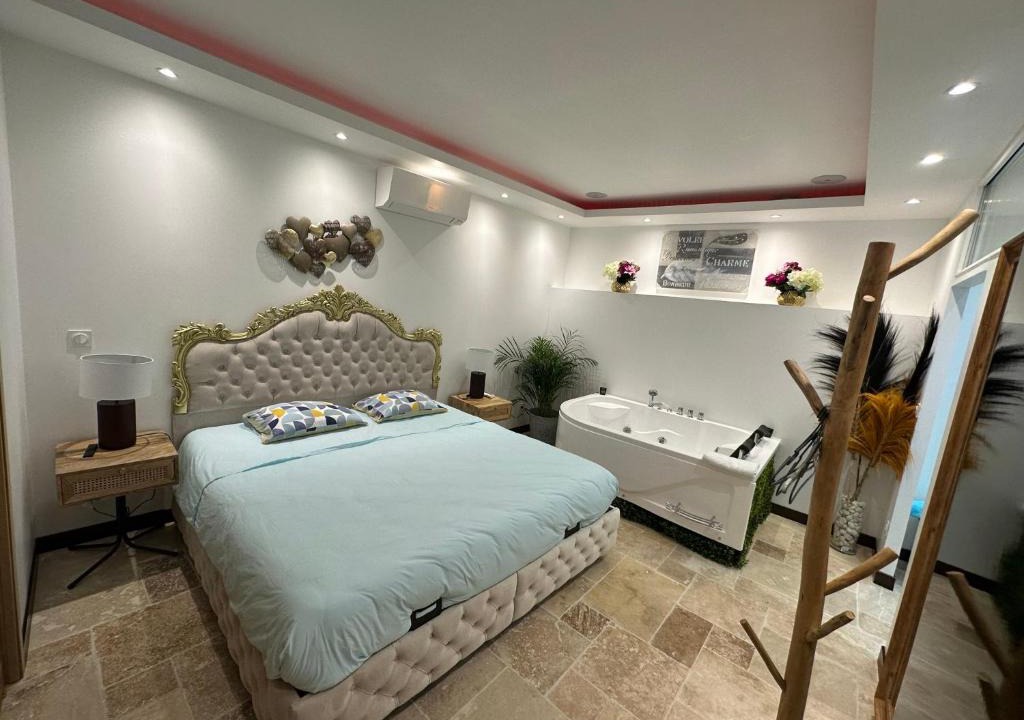 Saint-Avertin Apartment | Appartement de luxe "L'Écrin de l'Amour"