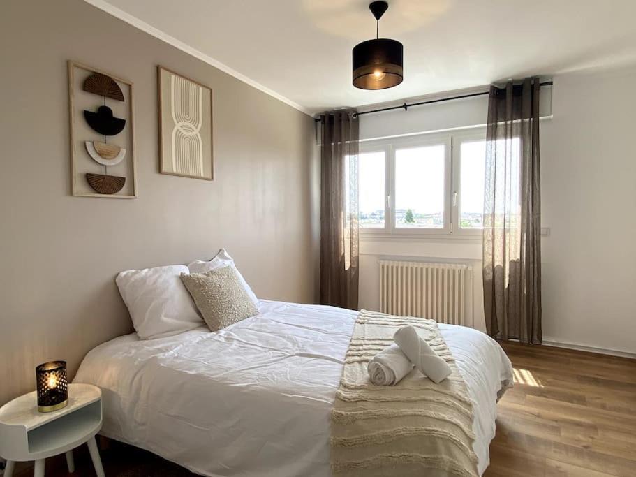 Liberation Apartment | Appartement neuf, 3 chambres avec vue panoramique