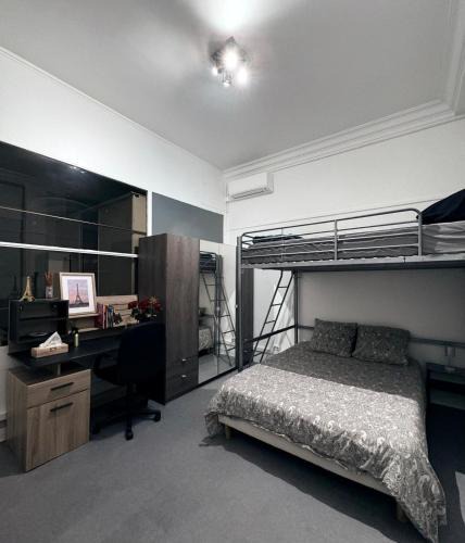 Faubourg-du-Roule Apartment | ARC de TRIOMPHE