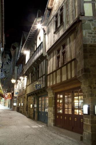 Le Mont-Saint-Michel Hotel | Auberge Saint Pierre