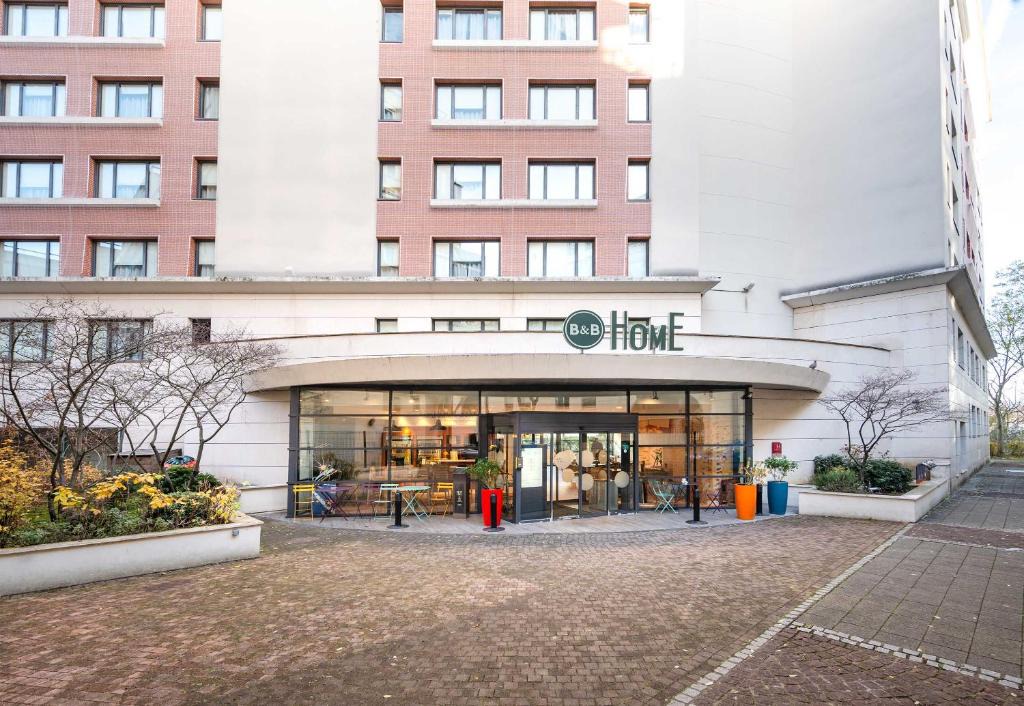 Rueil-Malmaison Hotel | B&B HOME Rueil-Malmaison Gare