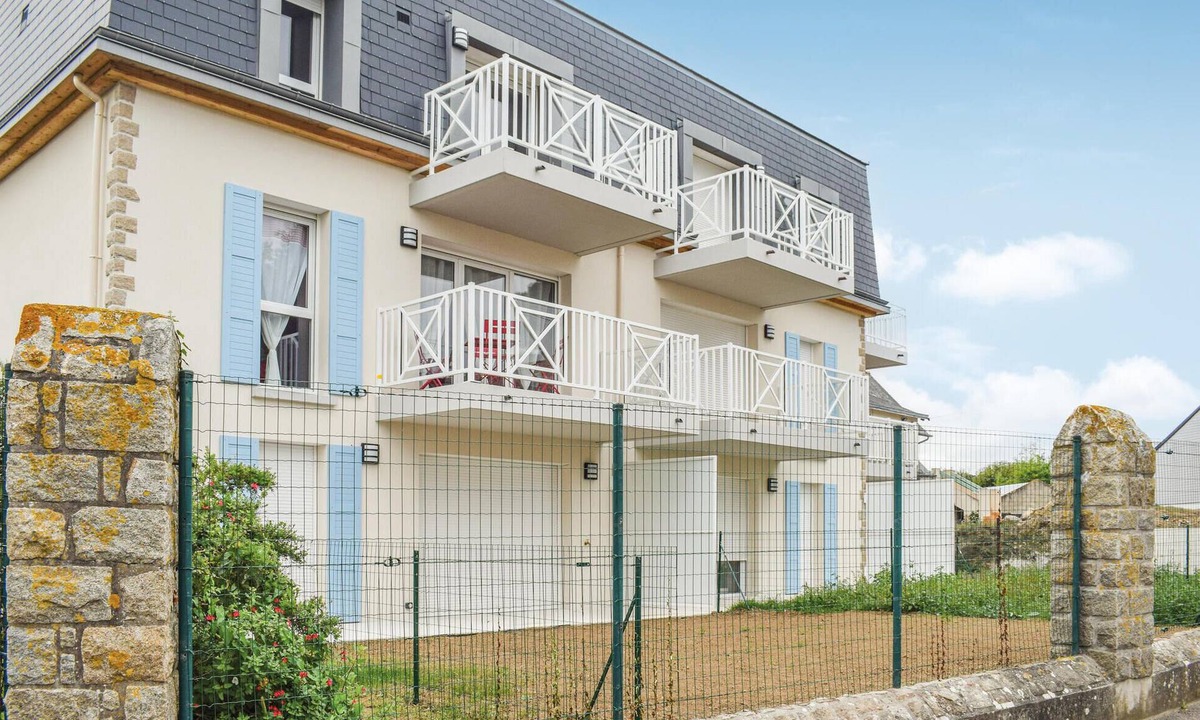 Saint-Quay-Portrieux Apartment | Beach front apartment in Saint Quay Portrieux