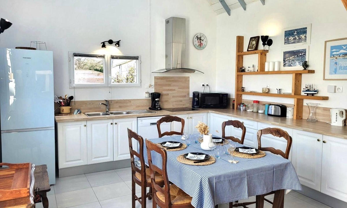 Pirou House | Beach House La Payade with Private Terrace, Garden and Wi-Fi in Pirou