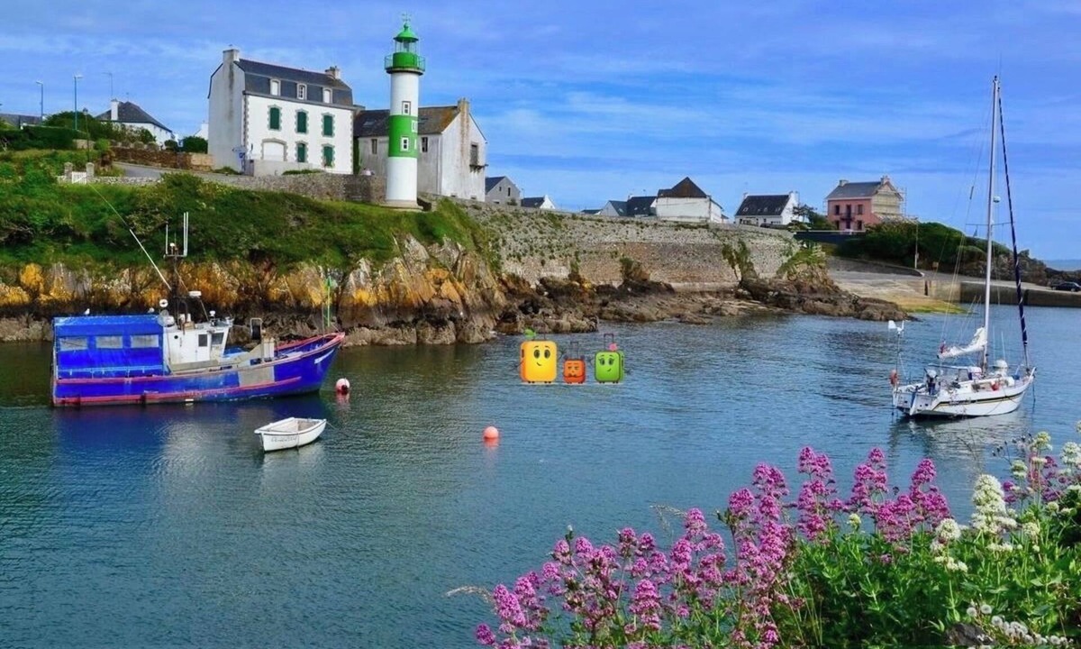 Clohars-Carnoet House | Beachfront vacation home with a pool in Le Pouldu, Brittany