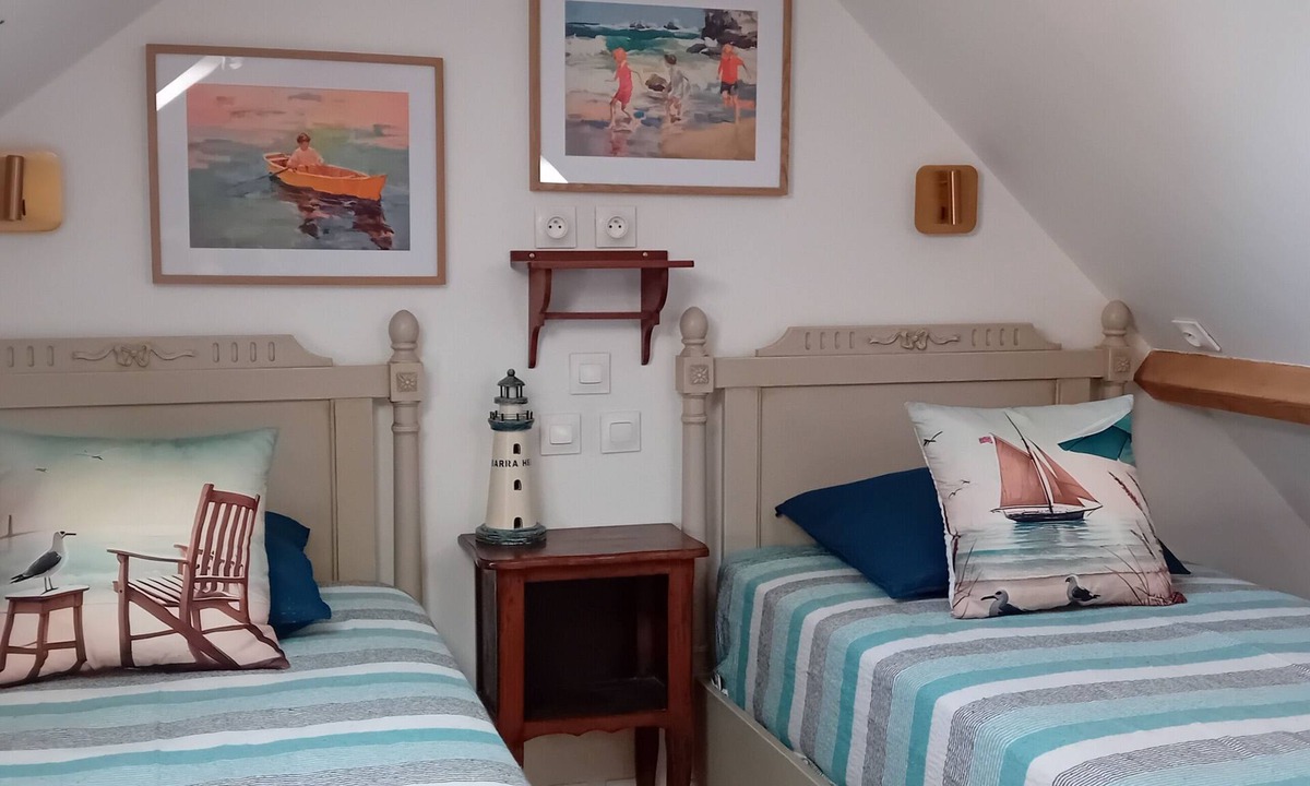 Dinard Apartment | Beau T2 Duplex Hyper Centre 400m Plage Calme Wifi