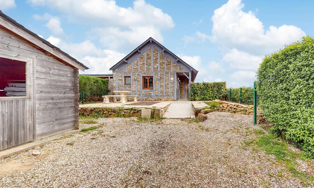Malleville-les-Gres House | Beautiful home in Malleville-les-Grès with WiFi