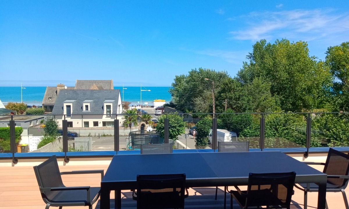 Plerin House | Beautiful, large house with sea view and sandy beach 30 metres away