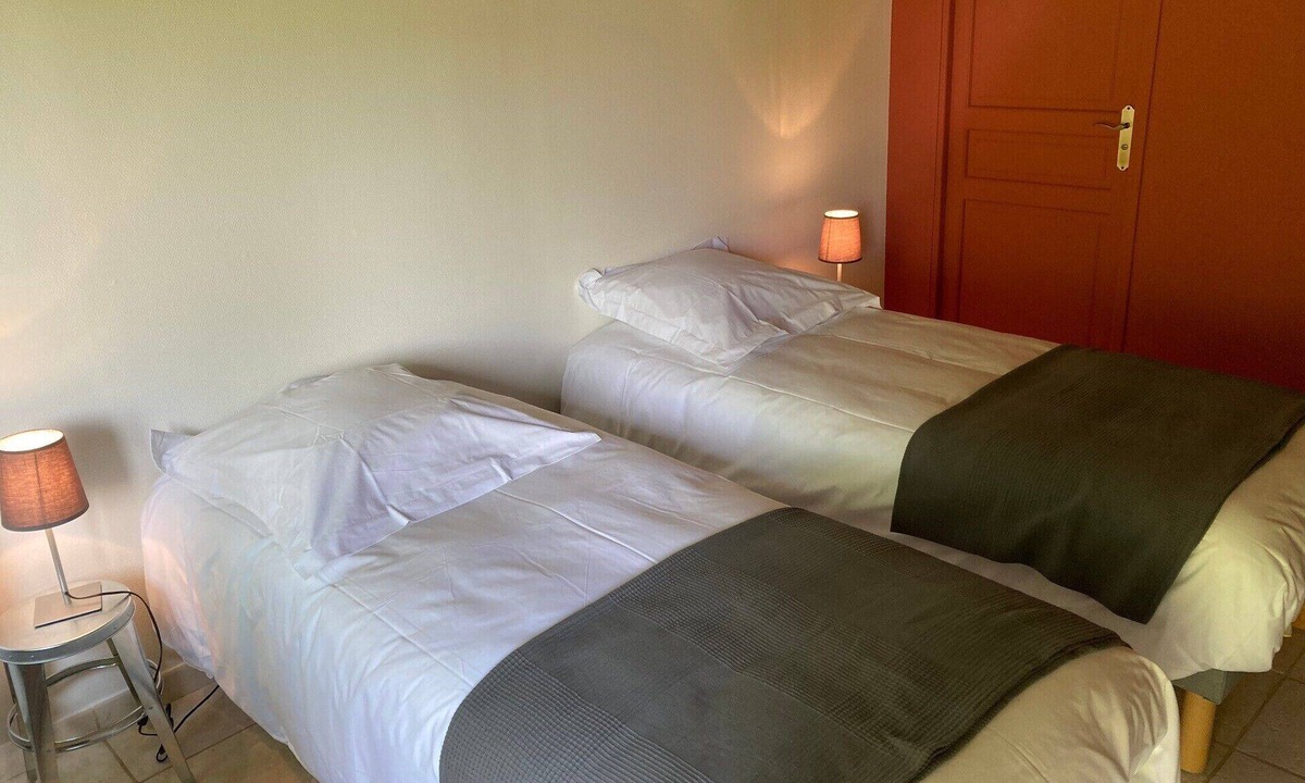 Penvenan Bed & Breakfast | Bed and Breakfast 'Ti Brao - Le Braz' with Shared Garden and Wi-Fi
