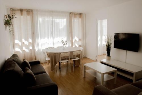 Herouville-Saint-Clair Apartment | Belle appartement lumineux -Tram au pied de l'immeuble -