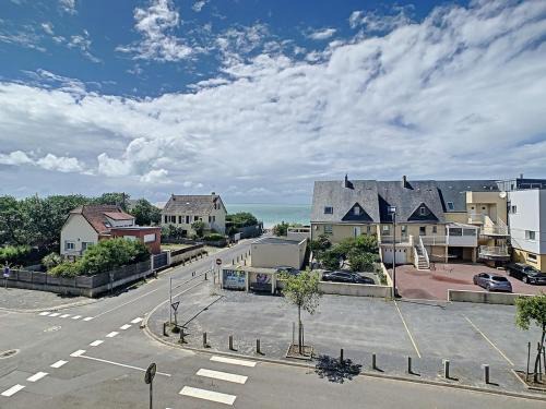 Saint-Martin de Brehal Apartment | Bellevue - appartement 4 personnes vue mer