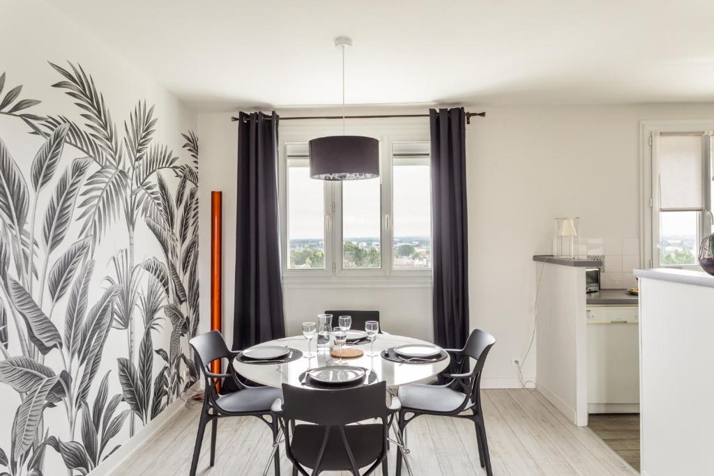 Boulevard des Poilus Apartment | Blanche de Castille- Rond point de Paris