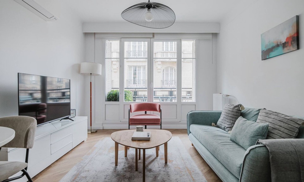 Passy Apartment | Blueground | Passy, elevator & w/d, nr shops