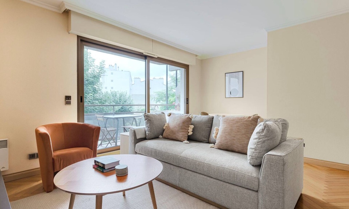 Passy Apartment | Blueground | Trocadero, move-in-ready + furniture