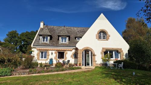 Neulliac House | Bolumet