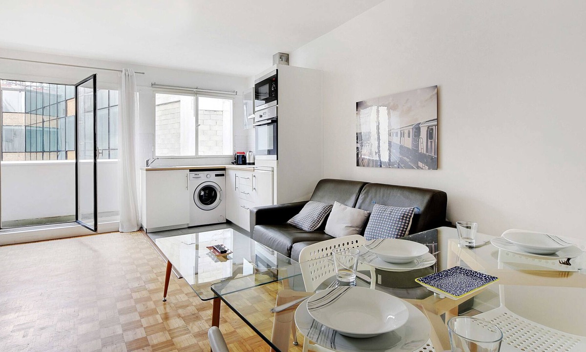 Quartier de la Roquette Apartment | Bright 1 BDR with terrace/ Bastille- MOBILITY LEASE