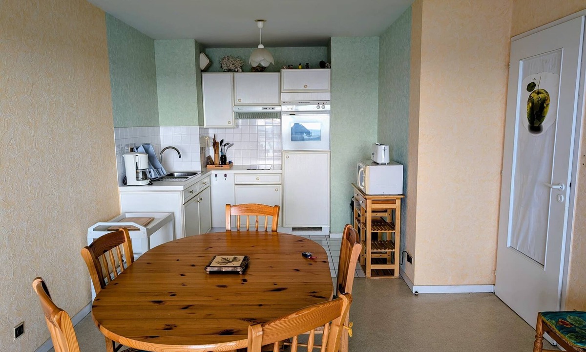 Jard-sur-Mer Apartment | Bright Apartment with superb views of the port